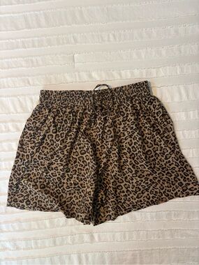 beachlunchlounge Leopard Print Shorts in Tan and Black